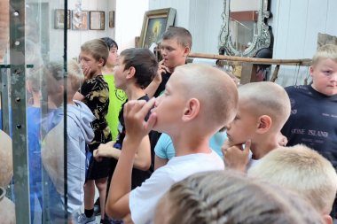 Ребята из лагеря дневного пребывания при Новоцелинной средней школе